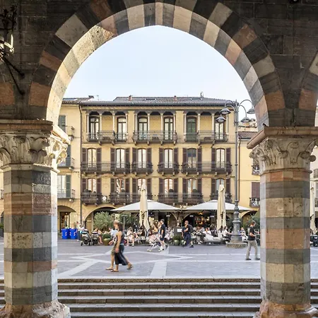 Easylife - In Piazza Del Duomo
