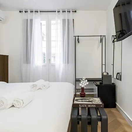 Easylife - In Piazza Del Duomo 3* 코모