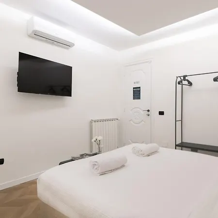 Easylife - In Piazza Del Duomo